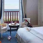 Barriere L'hermitage 5*