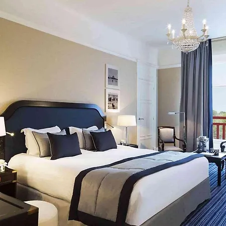 Barriere L'hermitage Hotell