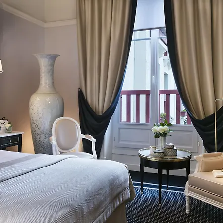 Barriere L'hermitage 5*