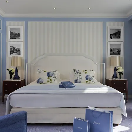 Barriere L'hermitage 5*