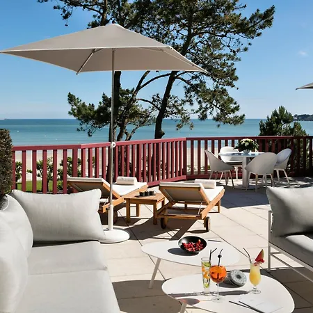 Hotell Barriere L'hermitage 5*