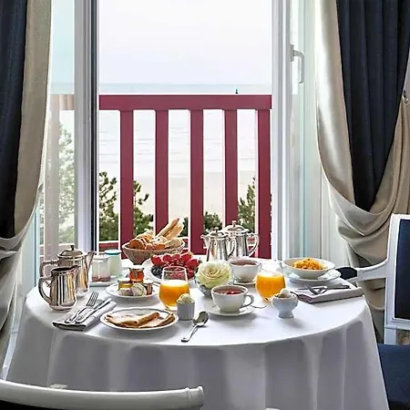 Barriere L'hermitage Hotel