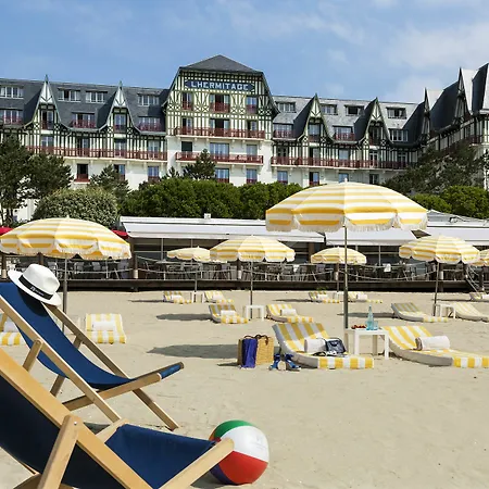 Szálloda Barriere L'hermitage 5*