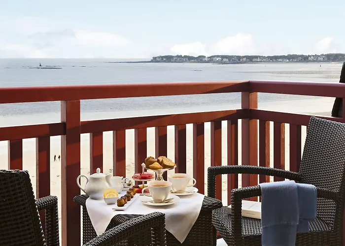 ホテル Barriere L'hermitage