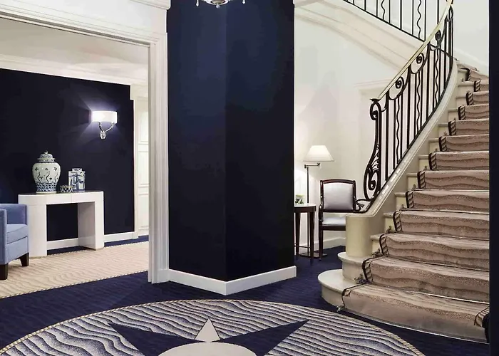 호텔 Barriere L'hermitage