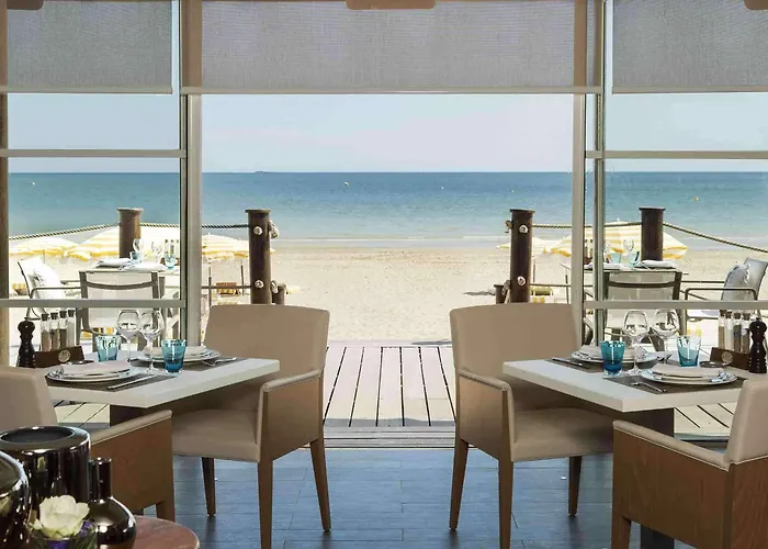 Barriere L'hermitage ホテル