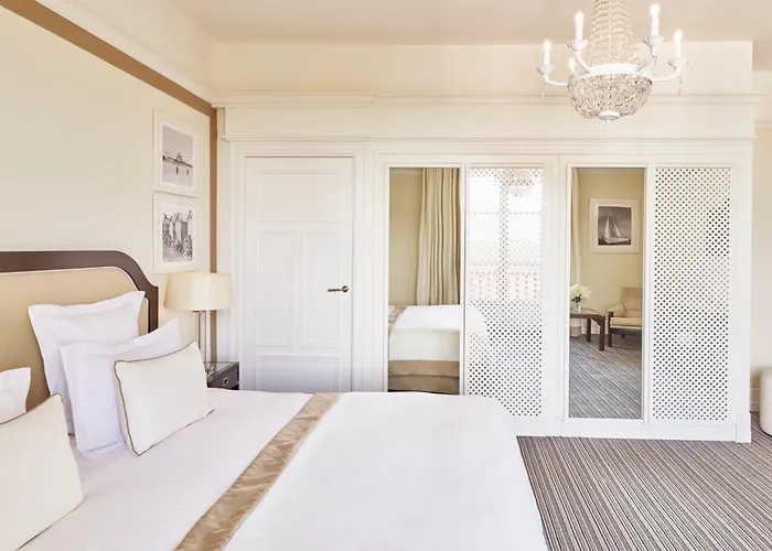 호텔 Barriere L'hermitage 5*