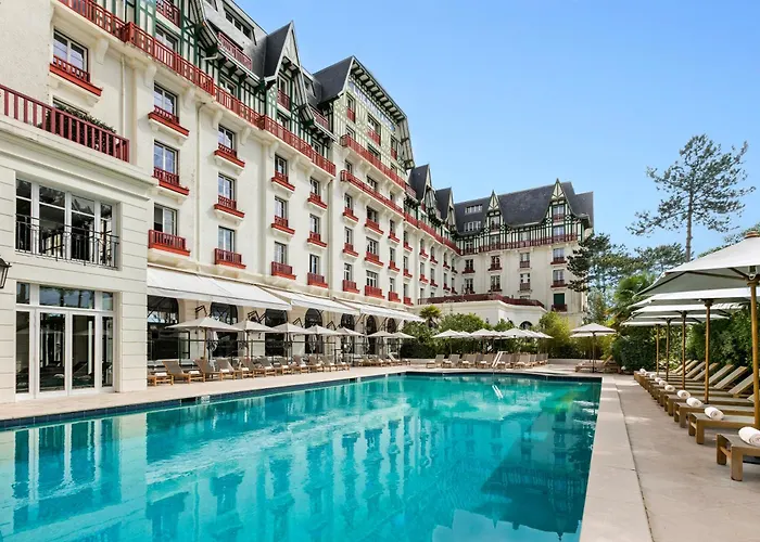 Barriere L'hermitage 5*