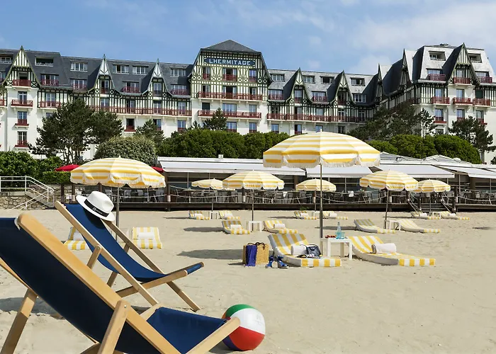 ホテル Barriere L'hermitage 5*