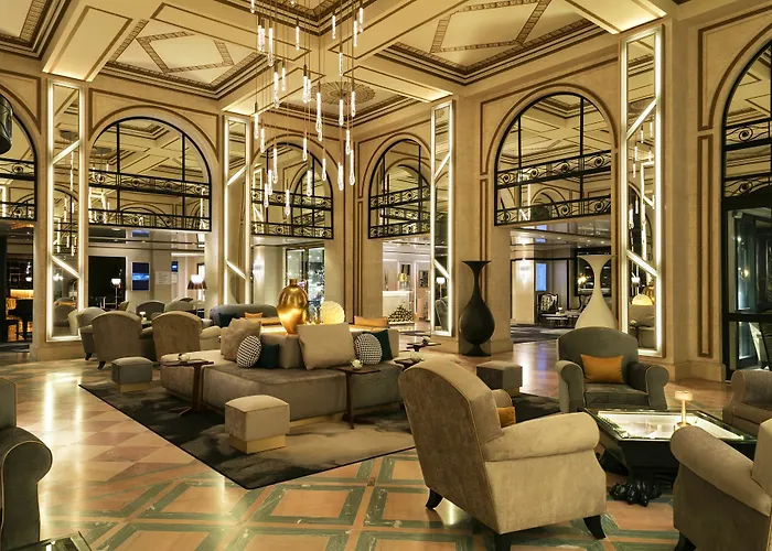 埃米塔日吕西安巴里亚酒店 5*